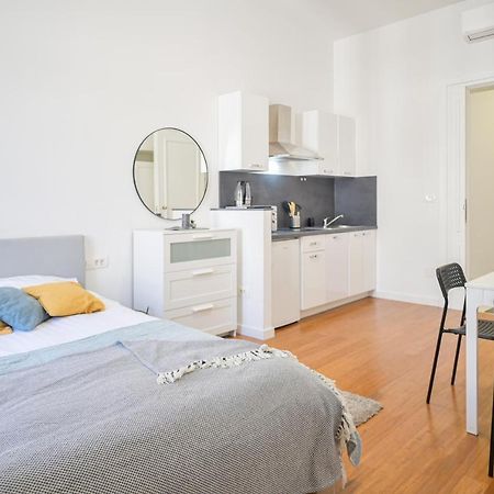 Berry Berry Studio Apartman Zágráb Kültér fotó