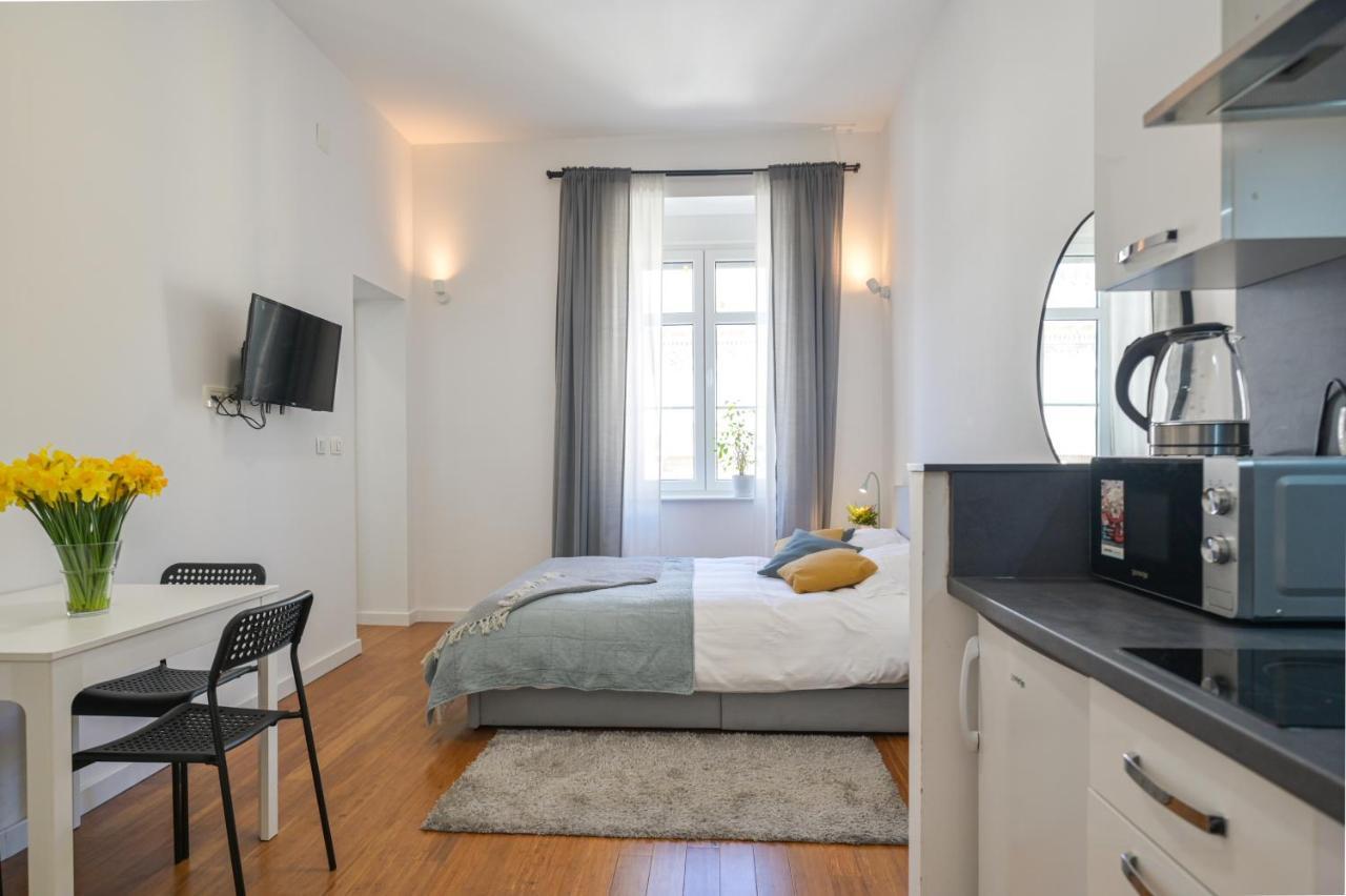 Berry Berry Studio Apartman Zágráb Kültér fotó
