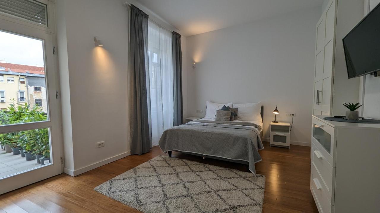 Berry Berry Studio Apartman Zágráb Kültér fotó